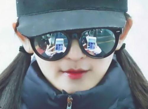 墨镜蒙面男吃瓜,揭秘娱乐圈幕后风云